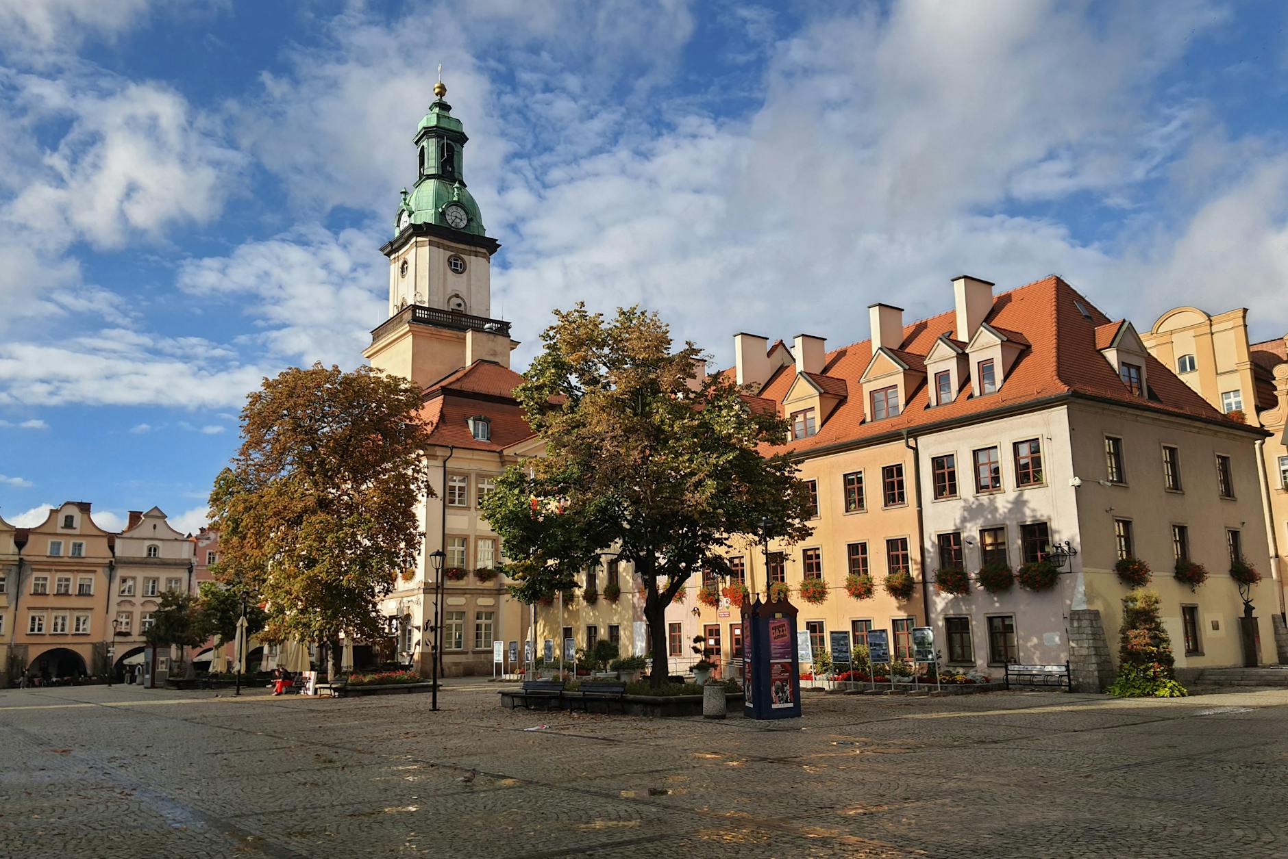 Uroczystości patriotyczne pod pomnikiem w Jeleniej Górze z okazji Święta Konstytucji 3 Maja